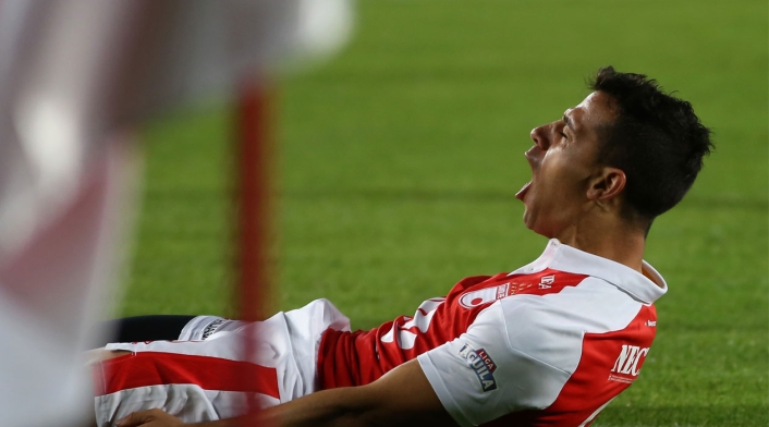 Diego Gustastavino celebra el tercer gol de Santa Fe ante Alianza Petrolera