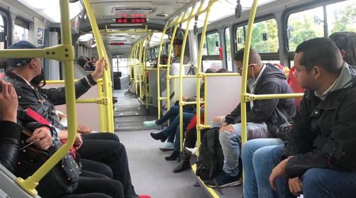 Interior de articulado de Transmilenio