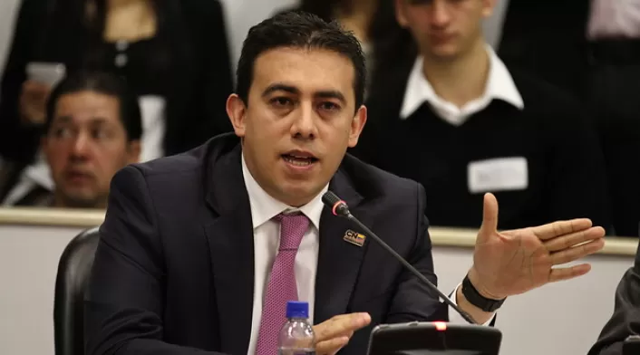 Alexander Vega, nuevo Registrador Nacional.