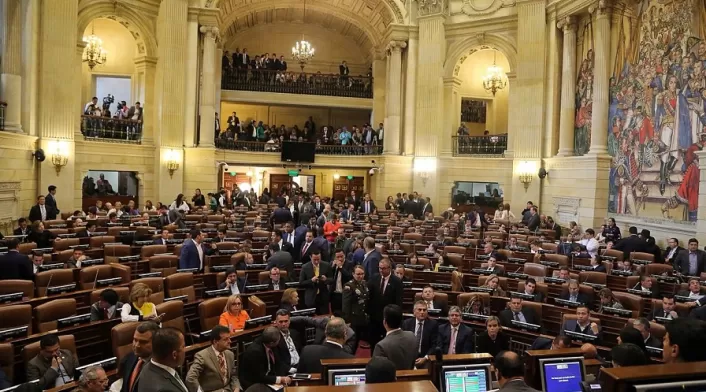 Un representante tildó a su compañera de "zorrita".