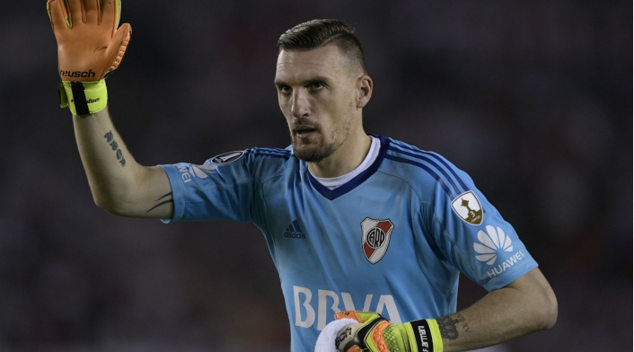 Portero Franco Armani. Portero Franco Armani.