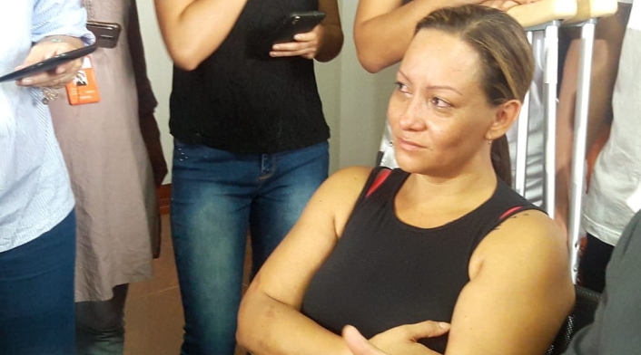 Momentos en que Claudia Ximena Orosco da su versión a medios de comunicación sobre lo sucedido en el accidente de Ecuador. Momentos en que Claudia Ximena Orosco da su versión a medios de comunicación sobre lo sucedido en el accidente de Ecuador.