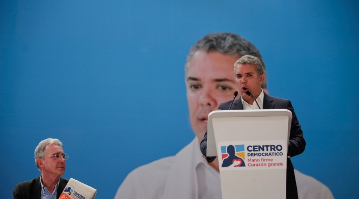 El senador Álvaro Uribe se ha convertido en el defensor a ultranza del presidente Iván Duque