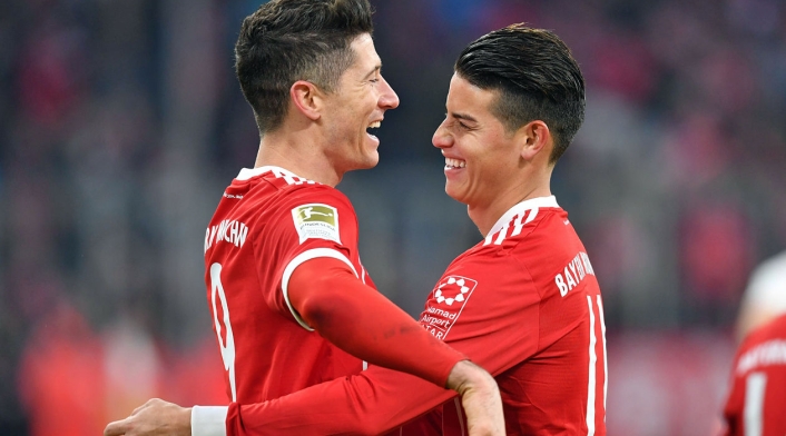 Robert Lewandowski y James Rodríguez