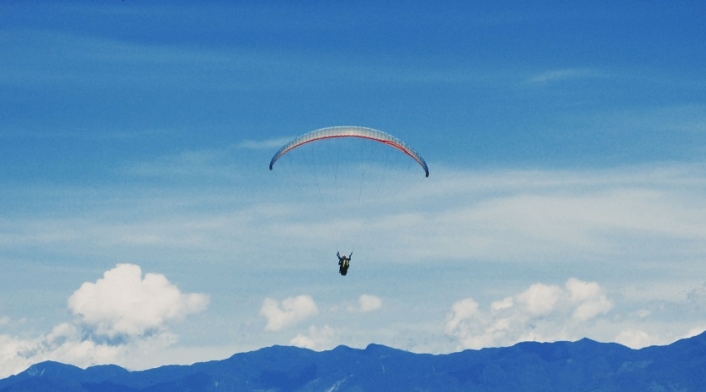 Parapente en el Cañón del Chicamocha Parapente en el Cañón del Chicamocha