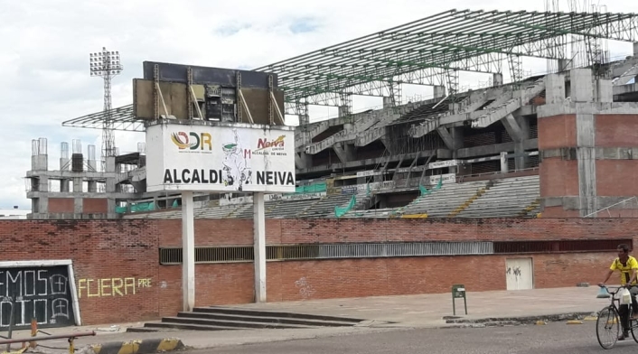 Estadio Guillermo Plazas Alcid de Neiva Estadio Guillermo Plazas Alcid de Neiva dos años después de la interrupción de las obras de remodelación