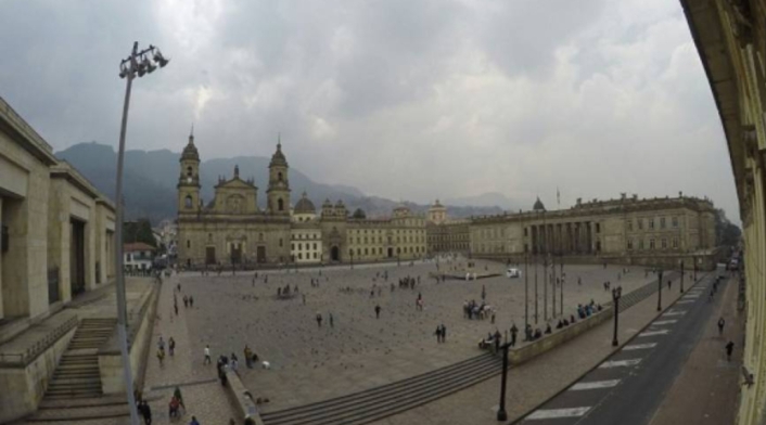 La Plaza de Bolívar de Bogotá La Plaza de Bolívar de Bogotá