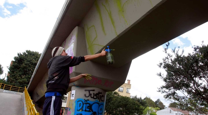 Protesta de grafiteros por la muerte de Diego Felipe Becerra Wilmer Antonio Alarcón se encuentra prófugo desde hace dos año