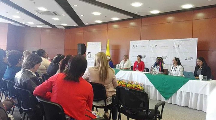 Red de Mujeres Víctimas presentan casos de violencia sexual ante la JEP