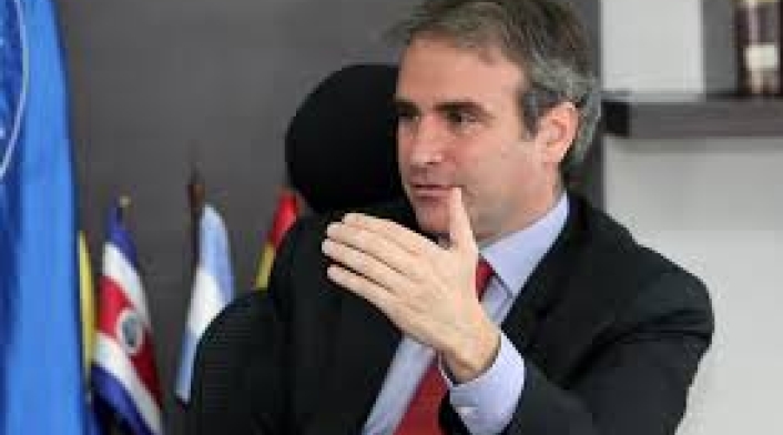 Superindustria, Pablo Felipe Robledo