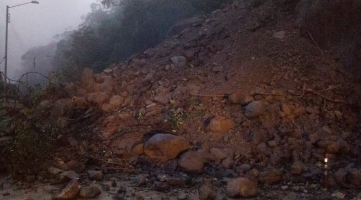 Cierre vía al Llano 1