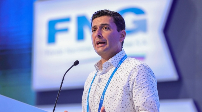 Jorge Castaño, Superintendente financiero de Colombia anuncia modificaciones para el sistema bancario.