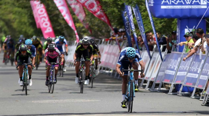 Ómar Mendoza, corredor del Team Medellín, en la primera etapa del Clásico RCN