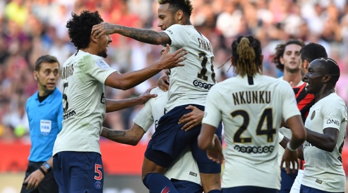 El PSG logró el triunfo ante el Niza en Francia.