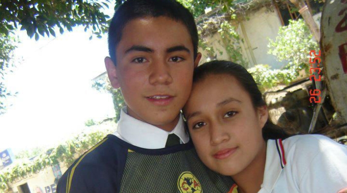 Eduardo Tejeda Cacho junto a Isbeth Atilano Olivos