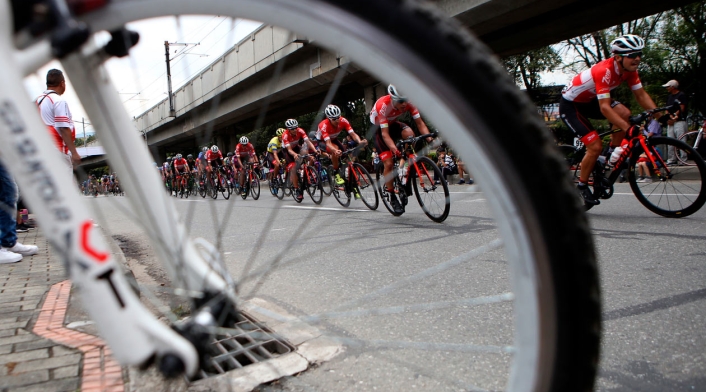 Los corredores del Clásico RCN 2018. Los corredores del Clásico RCN 2018 por las calles de Medellín