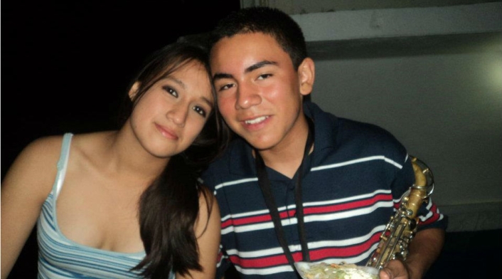 Eduardo Tejeda Cacho junto a Isbeth Atilano Olivos