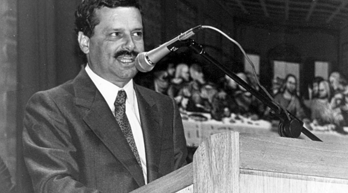 El gobernador de Antioquia, Antonio Roldán Betancur, fue asesinado el 4 de julio de 1989 en un atentado terrorista orquestado por Pablo Escobar Gaviria.