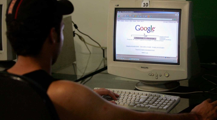 Búsqueda en Google Usuario realiza búsqueda en Google