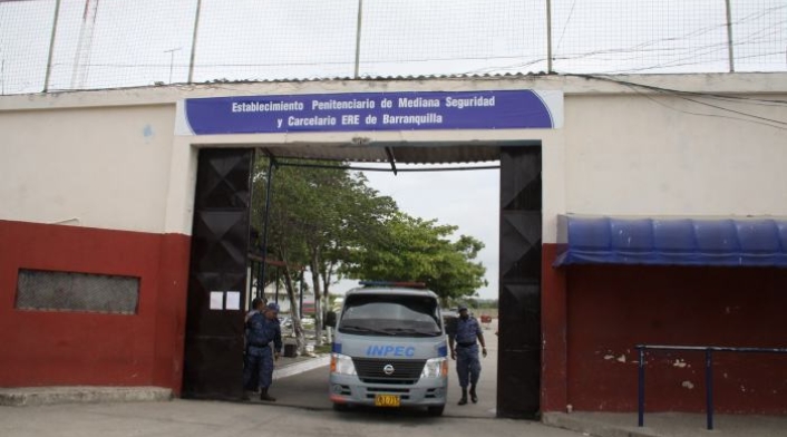 El recluso fue encontrado muerto en su celda.