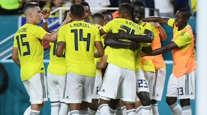 Selección Colombia en el juego ante Venezuela