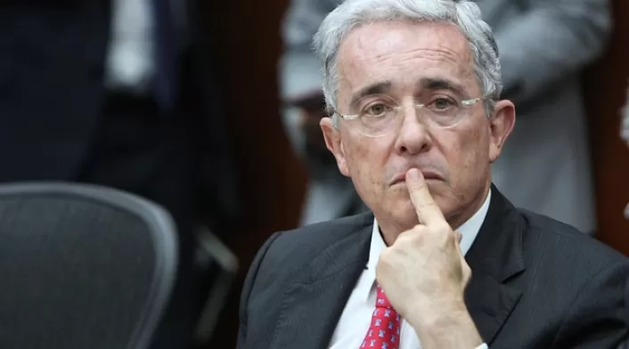 Álvaro Uribe. Álvaro Uribe.