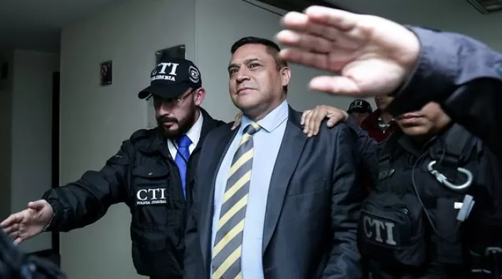 General Humberto Guatibonza, detenido en Bogotá