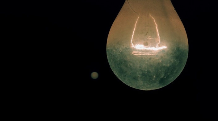 Bombilla con poca luz