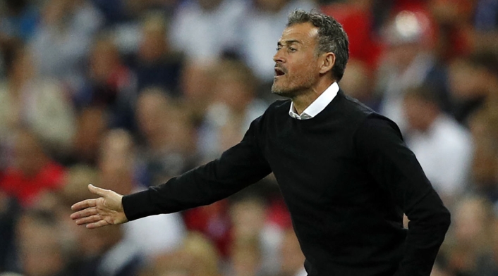 Luis Enrique dirigiendo a España en su victoria ante Inglaterra 2-1