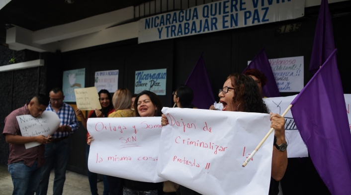 Mujeres protestan en contra del Gobierno Nicaragüense