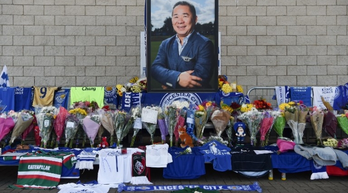 Homenaje al presidente del Leicester, Vichai Srivaddhanaprabha