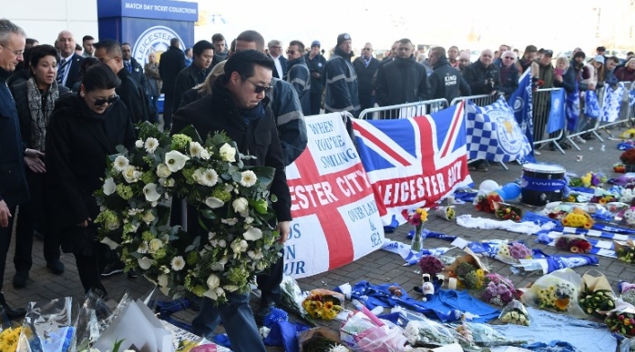 Homenaje al presidente del Leicester, Vichai Srivaddhanaprabha
