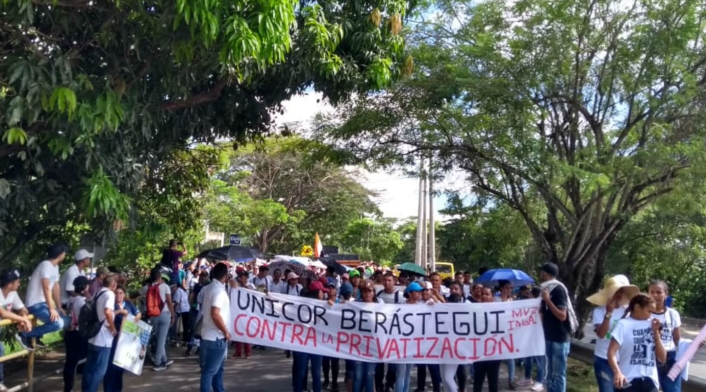 Marcha estudiantil en Armenia
