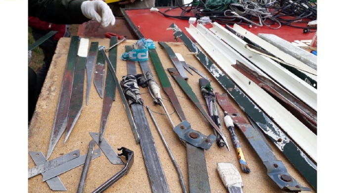 De manera artesanal eran fabricadas armas blancas en Centros de Detención Adolescente