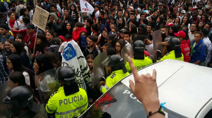 Marcha estudiantil en Bogotá Marcha estudiantil en Bogotá