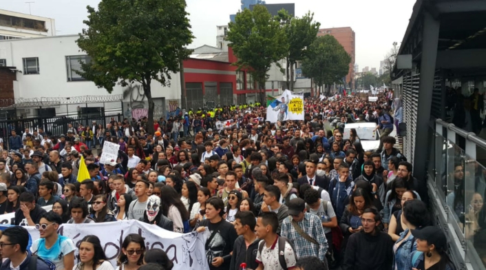 Marcha estudiantil en Bogotá Marcha estudiantil en Bogotá
