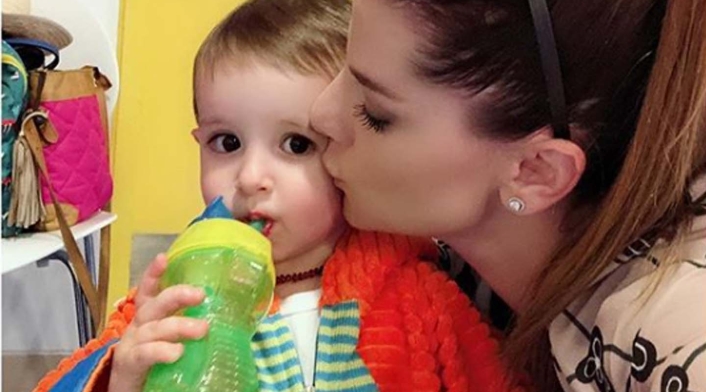 Carolina Cruz es madre de Matías, hijo del actor Linconl Palomeque, con quien lleva casi diez años de noviazgo.