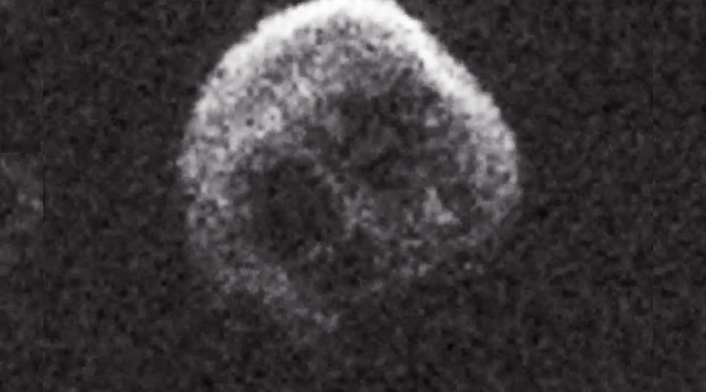 Cometa calavera se acerca a la Tierra en Halloween