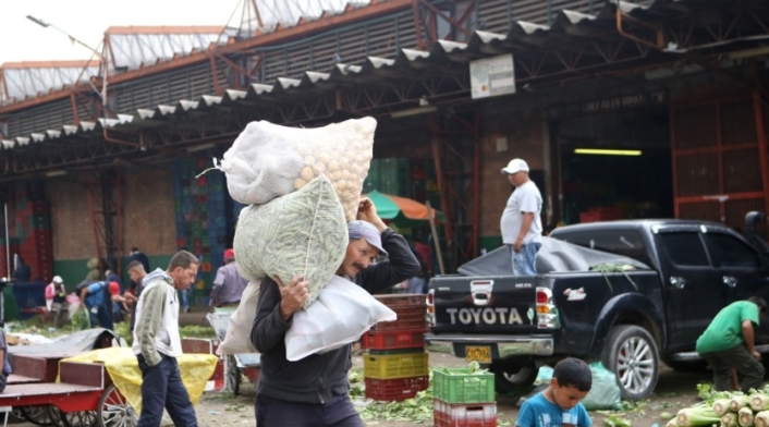 Cotero en Corabastos