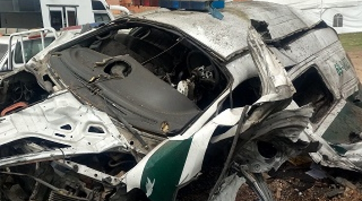 Patrulla de la Policía incinerada tras el atentado