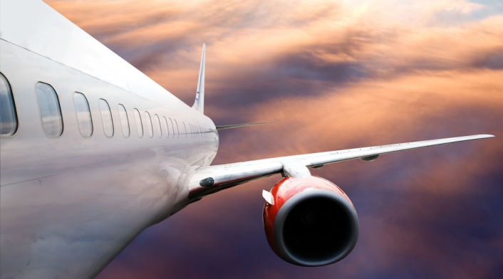 avión Los colombianos deberán pagar más impuestos en tiquetes aéreos.