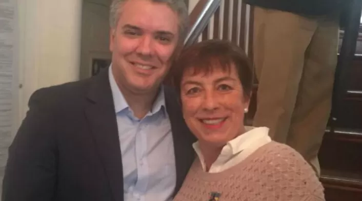 El presidente Iván Duque apareció así con Claudia Ortiz en redes sociales