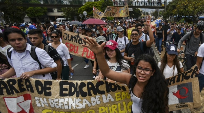 Marcha universitaria en Cali