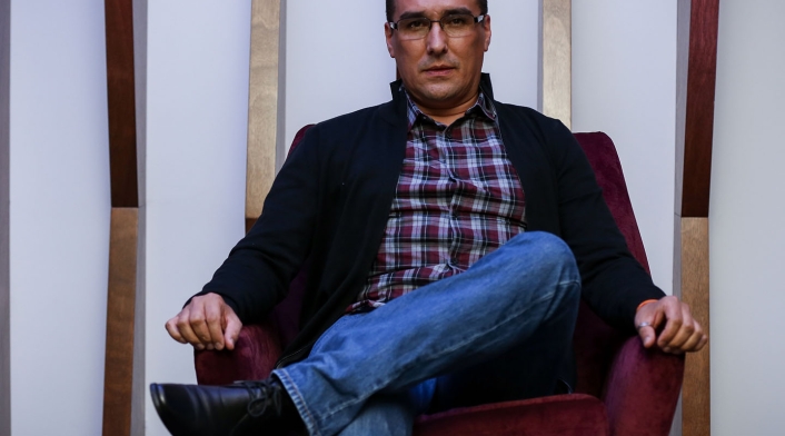 Matador, Julio César González, un mordaz critico de la realidad nacional.