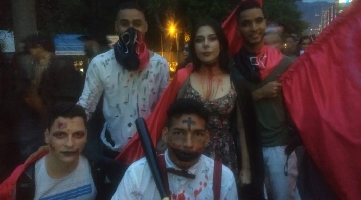 Marcha zombie en Medellín.