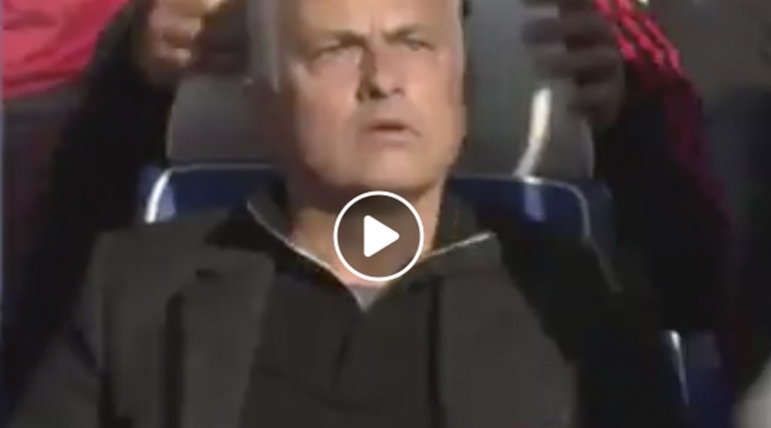 José Mourinho, DT del United, enfurecido