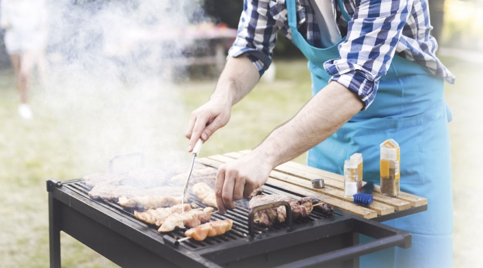 Una parrillada, un buen plan para compartir con amigos en las vacaciones