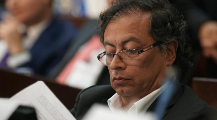 Gustavo Petro senador de la República en debate de la reforma a la justicia