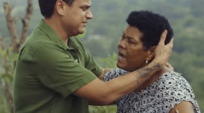 Silvestre Dangond abraza a María Atencio