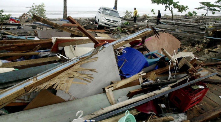 Terremoto y tsunami en las costas cercanas a Java, Indonesia.